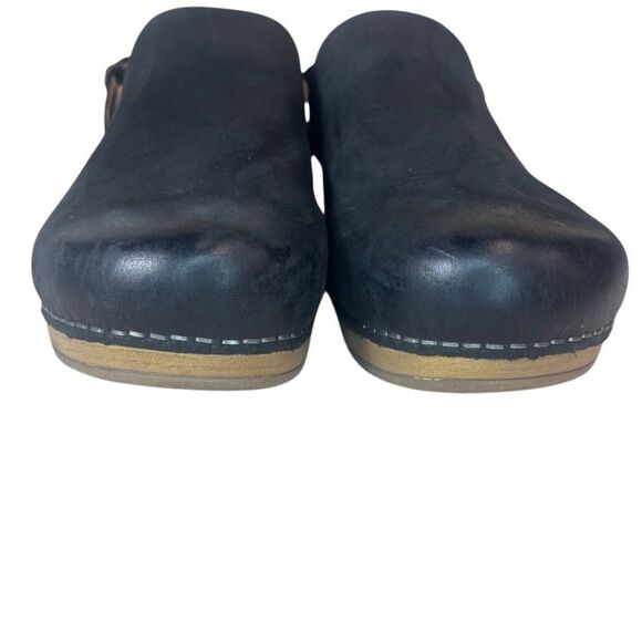 Dansko berry black burnished suede shoes Size 38 or 7.5-8 - Picture 3 of 10